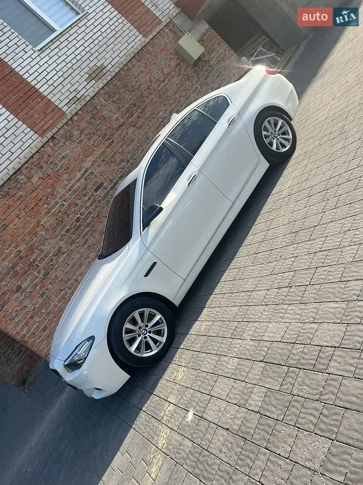 BMW 5 Series 2014 photo 5