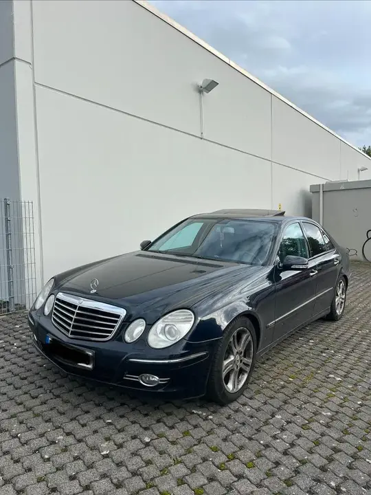 Mercedes-Benz W211