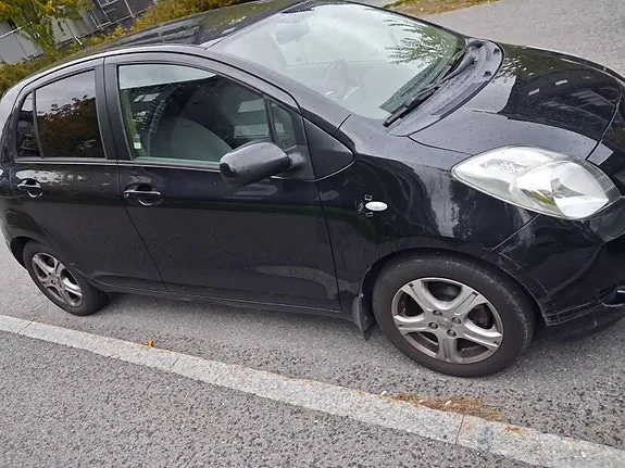 Toyota Yaris 2006 photo 2