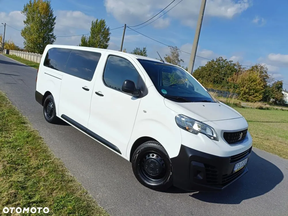 Peugeot Traveller 2018 photo 2