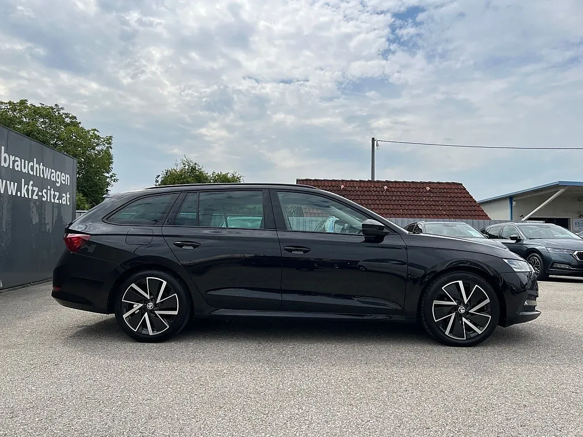 Skoda Octavia 2023 photo 2