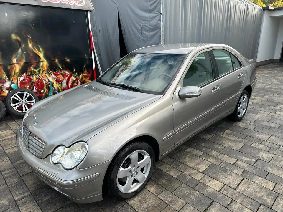 Mercedes-Benz C 240