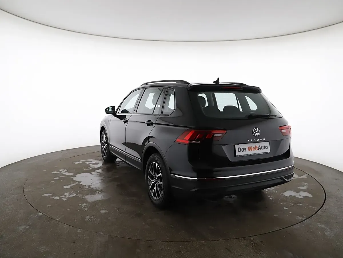 Volkswagen Tiguan 2022 photo 2