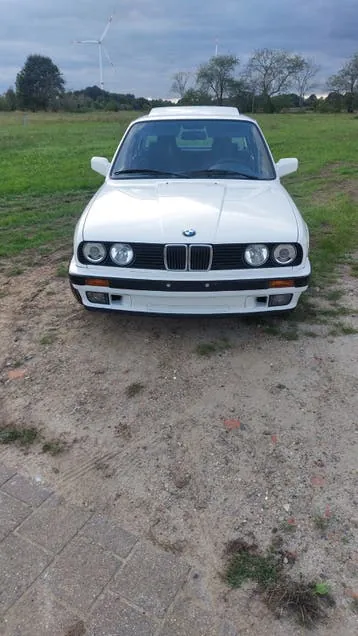 BMW E30