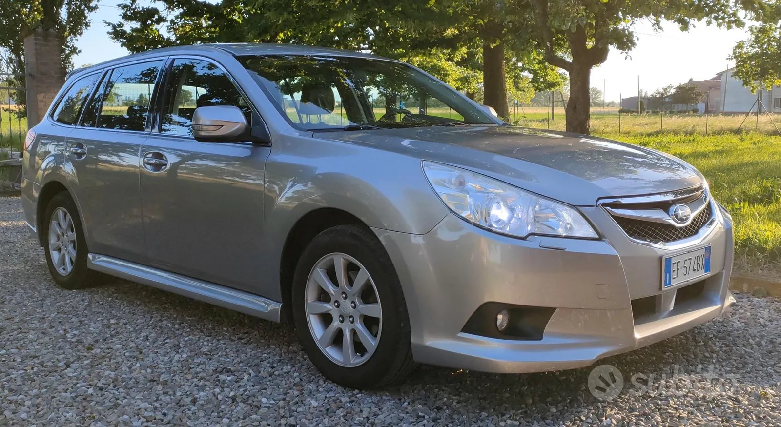 Subaru Legacy 2010 photo 2
