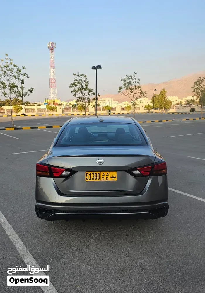Nissan Altima 2019 photo 2
