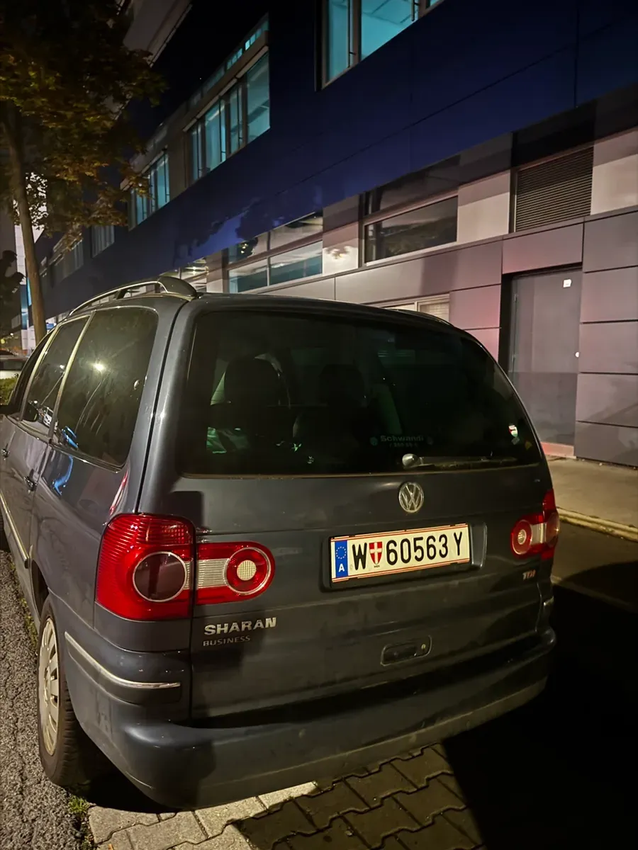 Volkswagen Sharan 2004 photo 2
