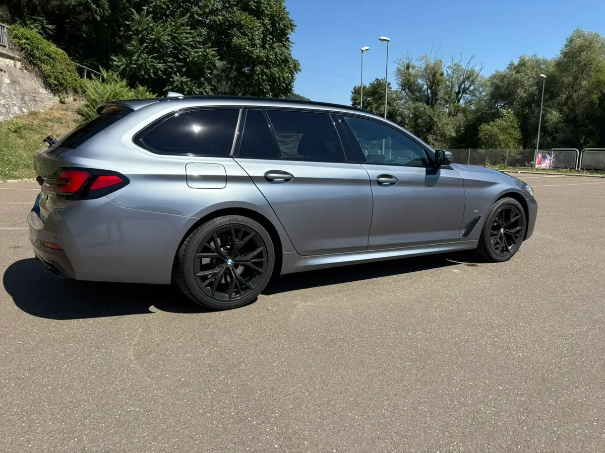BMW 5 Series 2021 photo 2