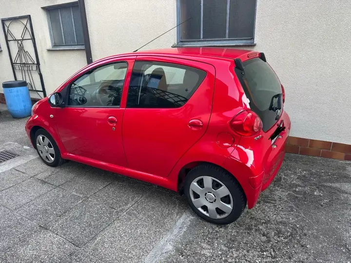 Toyota Aygo 2008 photo 2