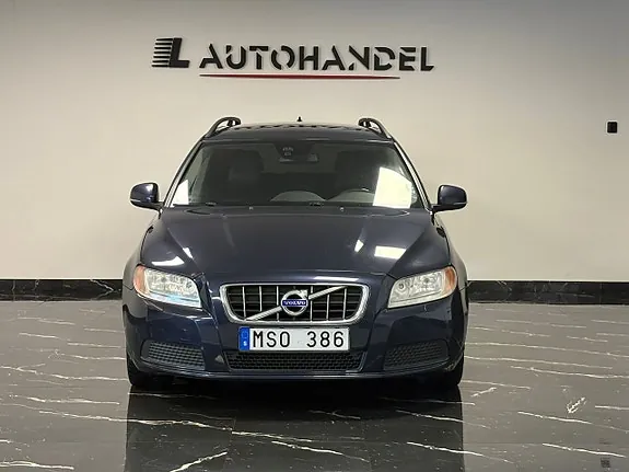 Volvo V70 2012 photo 2
