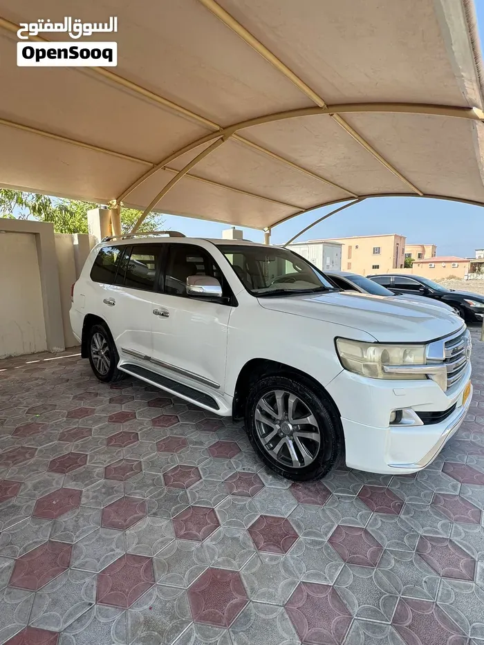 Toyota Land Cruiser 2009 photo 2