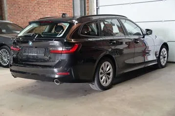BMW Série 3 2022 photo 2