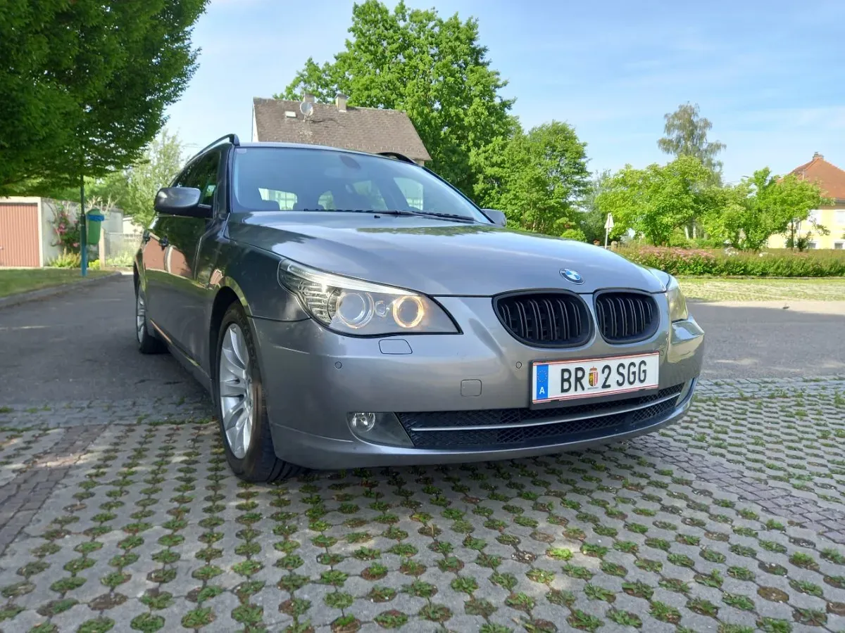BMW 5 Series Touring 2007 photo 3