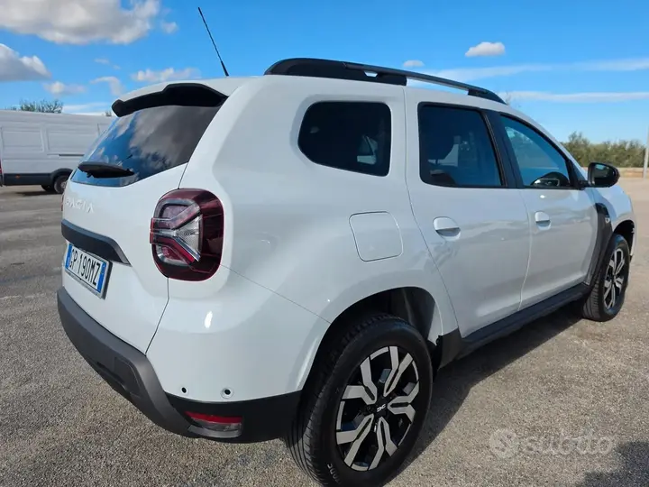 Dacia Duster 2023 photo 3