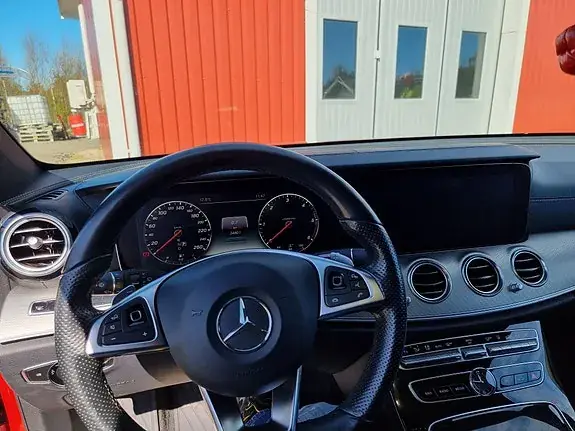 Mercedes-Benz E 220 2017 photo 4