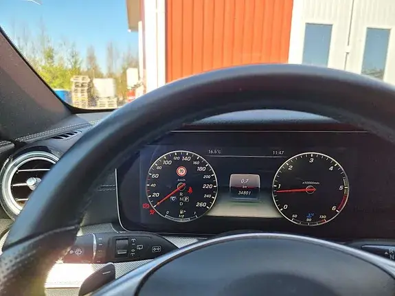 Mercedes-Benz E 220 2017 photo 5