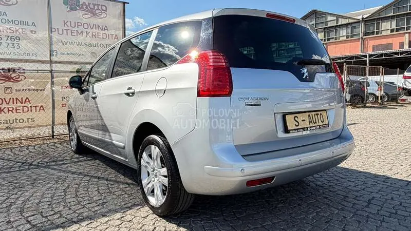 Peugeot 5008 2013 photo 4