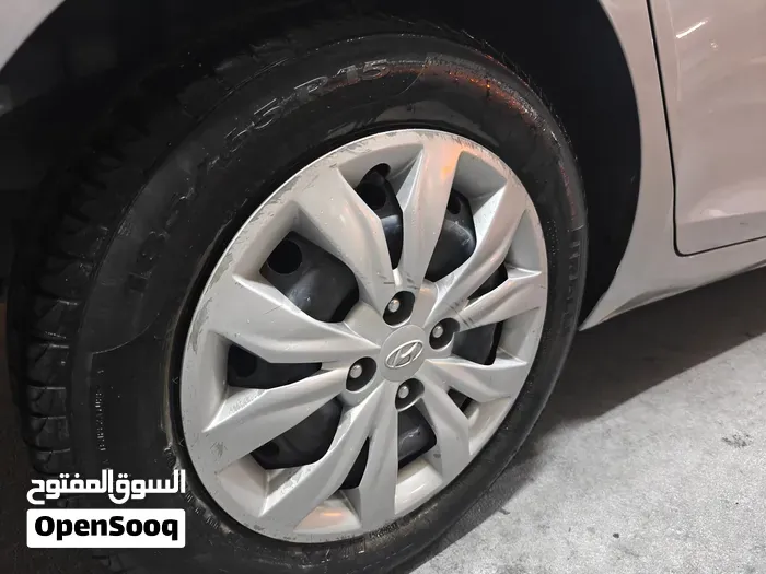 Hyundai Accent 2020 photo 3