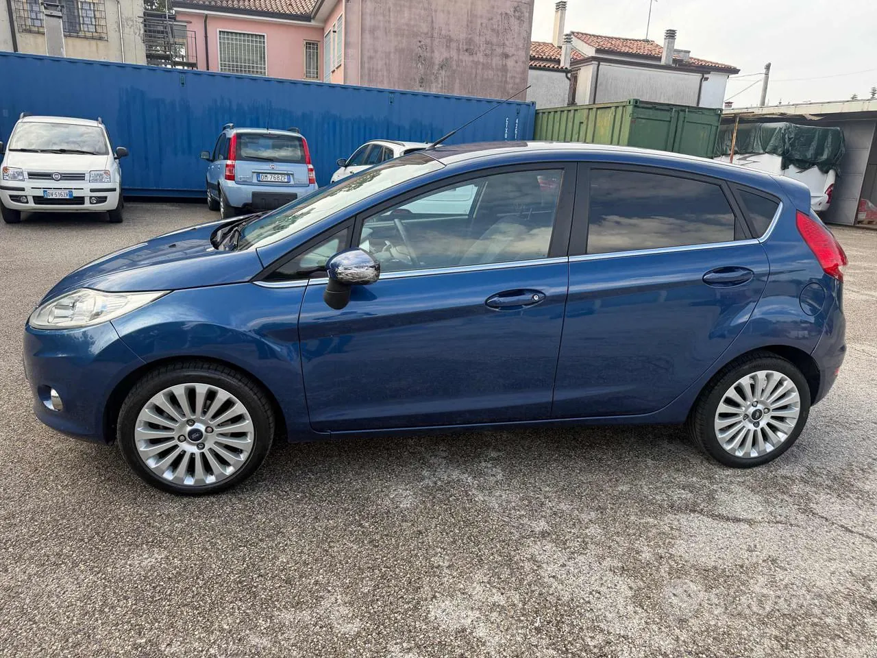Ford Fiesta 2010 photo 4