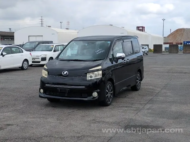 Toyota Voxy 2008 photo 2