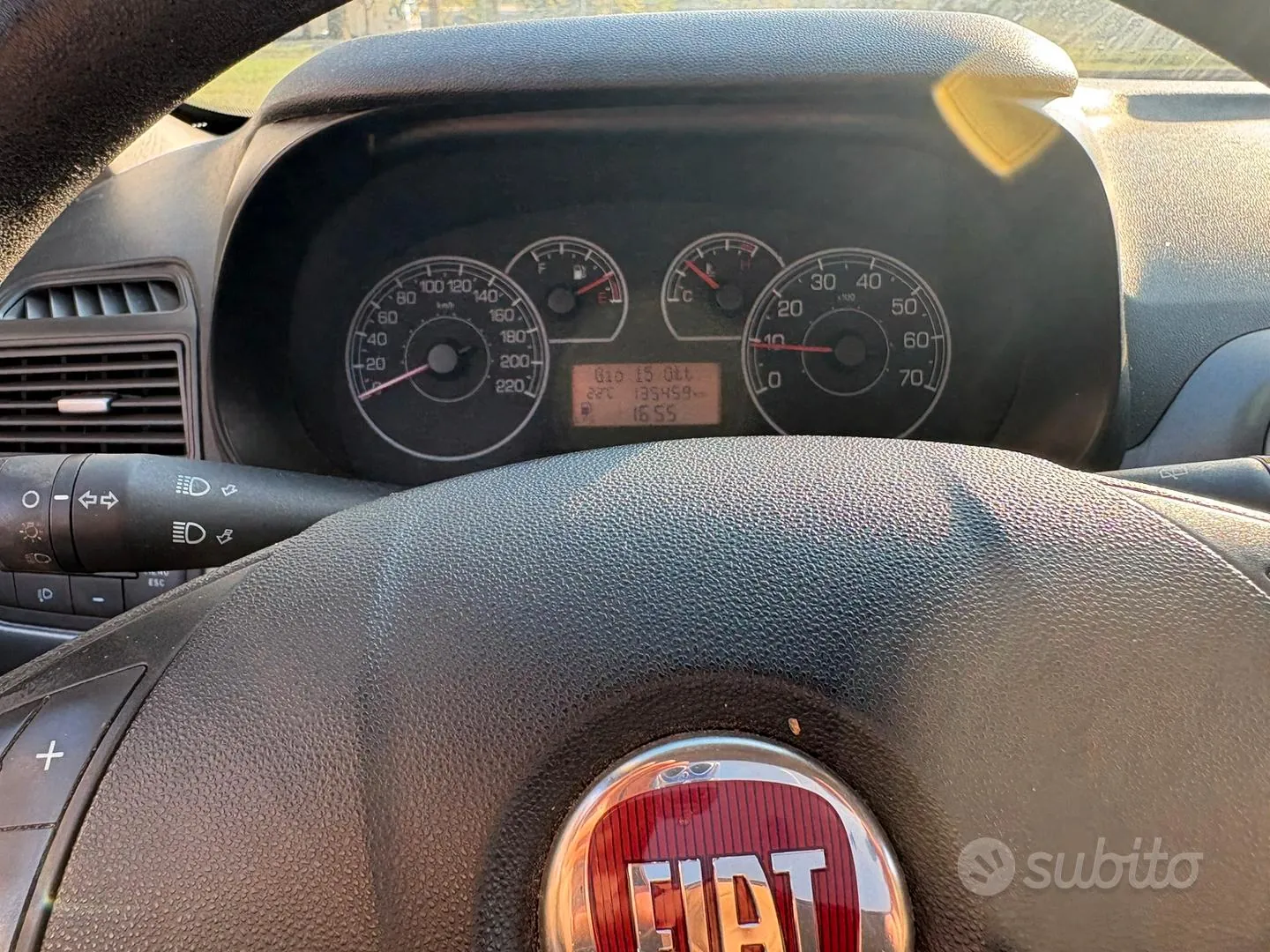 Fiat Grande Punto 2011 photo 2