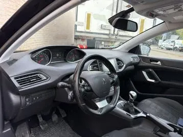 Peugeot 308 2015 photo 3
