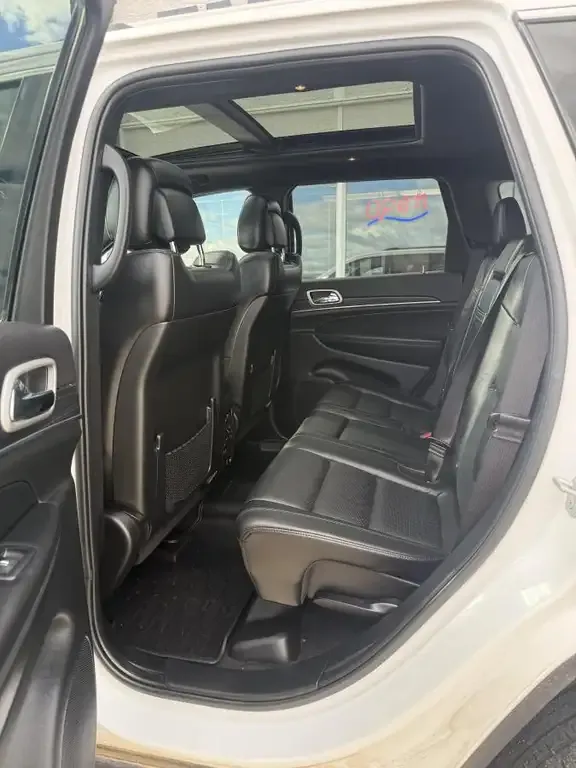 Jeep Grand Cherokee 2022 photo 4
