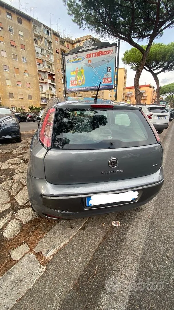 Fiat Punto 2011 photo 4