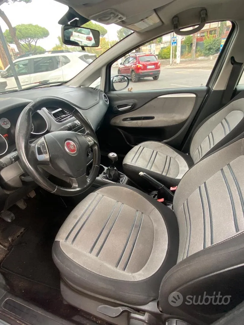 Fiat Punto 2011 photo 5