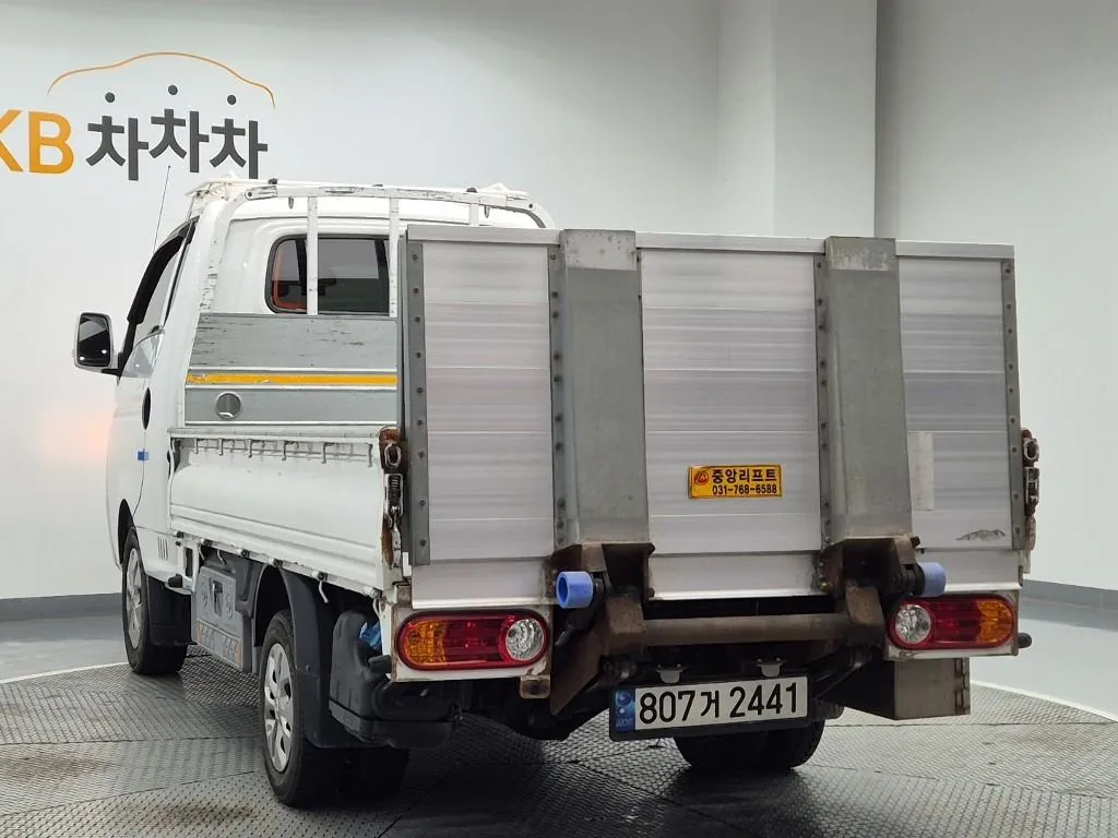 Hyundai Porter 2023 photo 2
