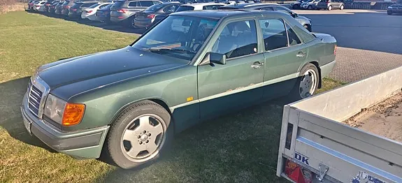 Mercedes-Benz 300 E