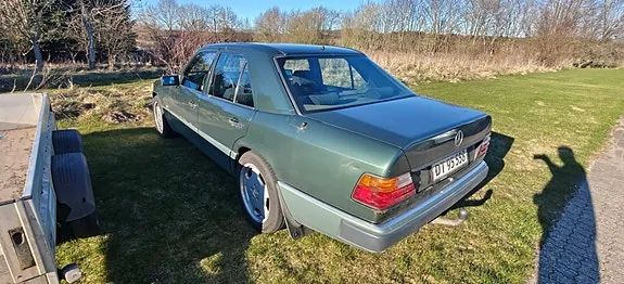 Mercedes-Benz 300 E 1989 photo 3