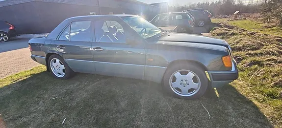 Mercedes-Benz 300 E 1989 photo 4
