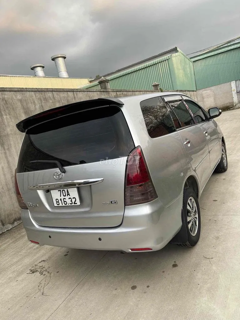 Toyota Innova 2010 photo 3