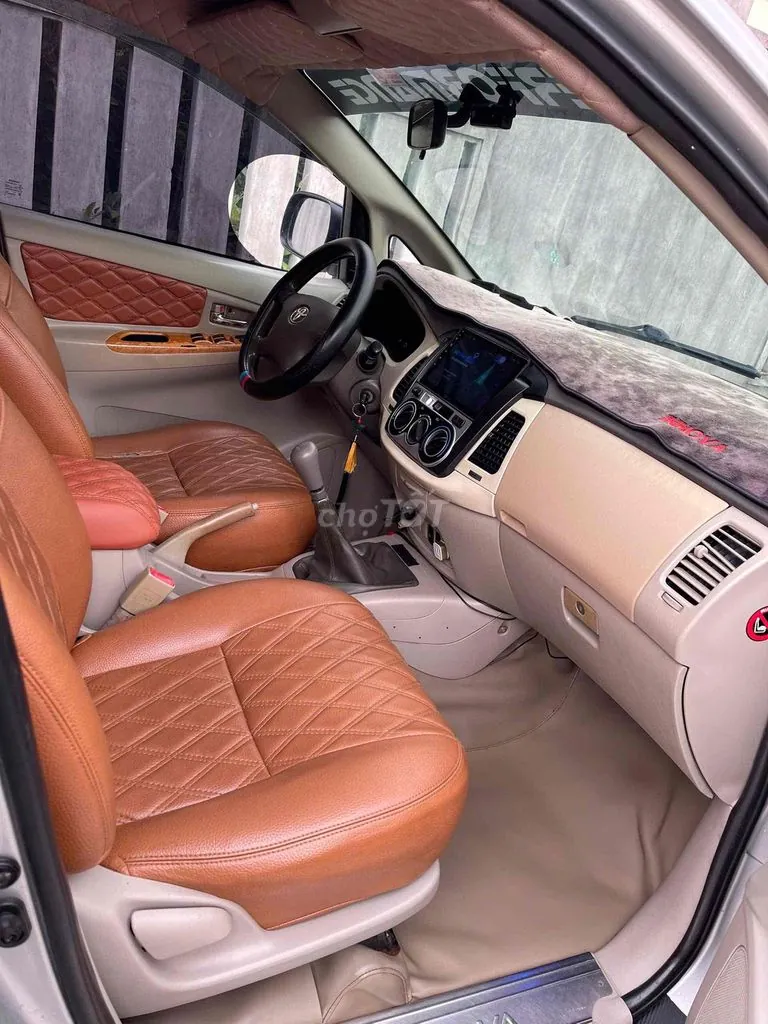 Toyota Innova 2010 photo 5