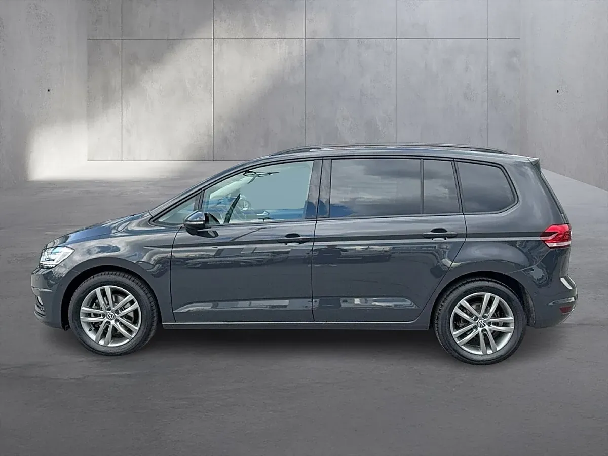 Volkswagen Touran 2025 photo 2