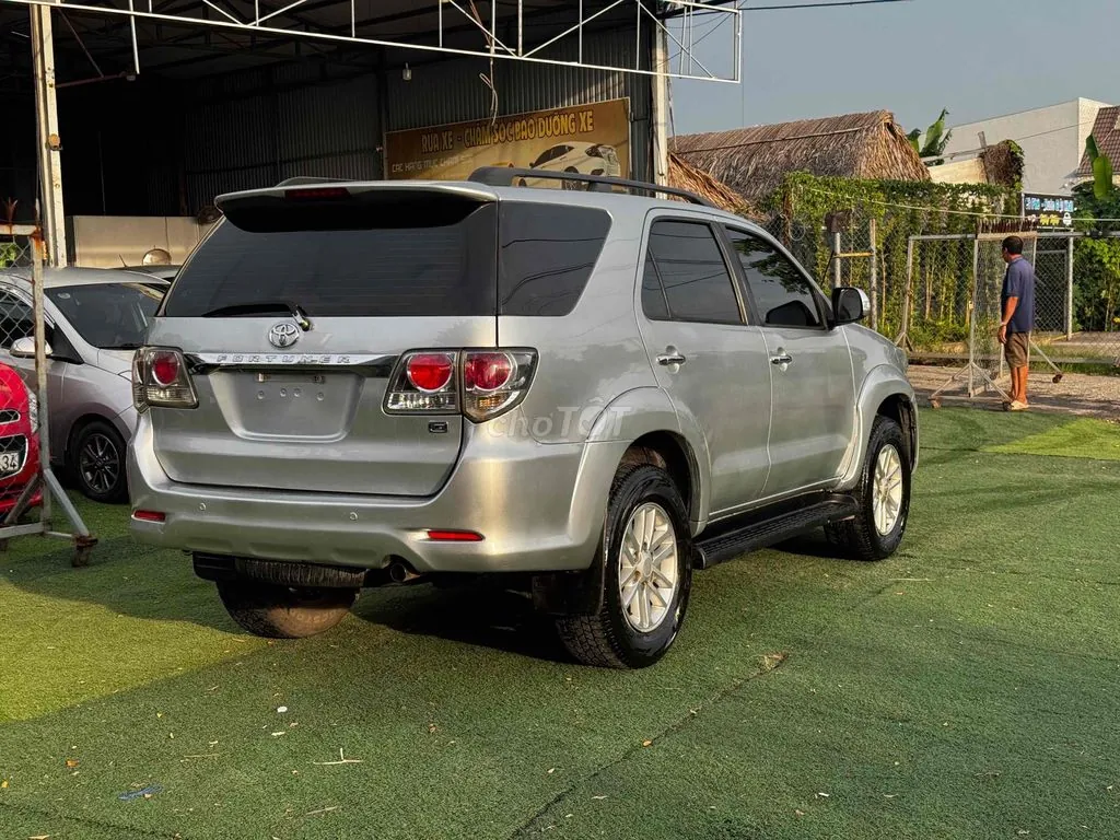 Toyota Fortuner 2014 photo 2
