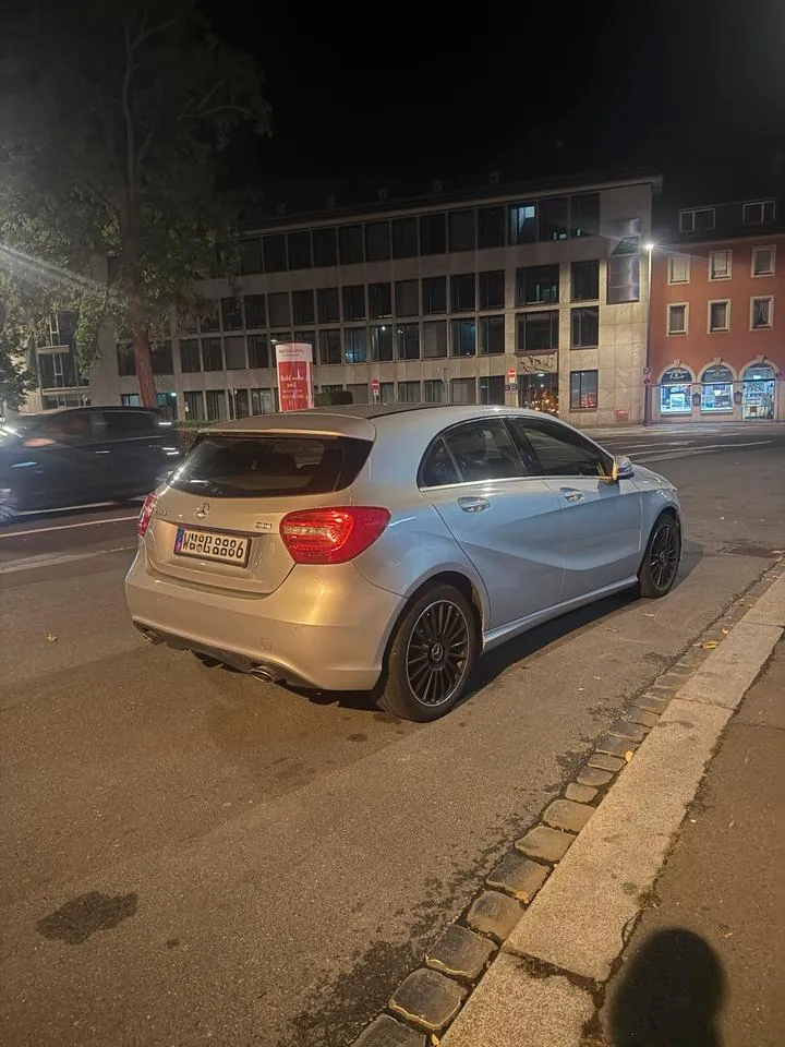 Mercedes-Benz A220
