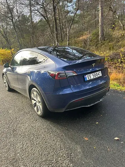 Tesla Model Y 2022 photo 2