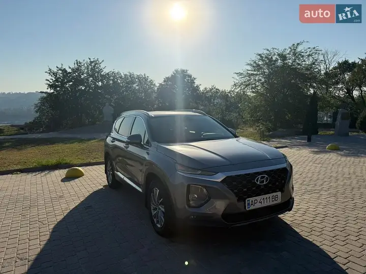 Hyundai Santa Fe 2019 photo 3