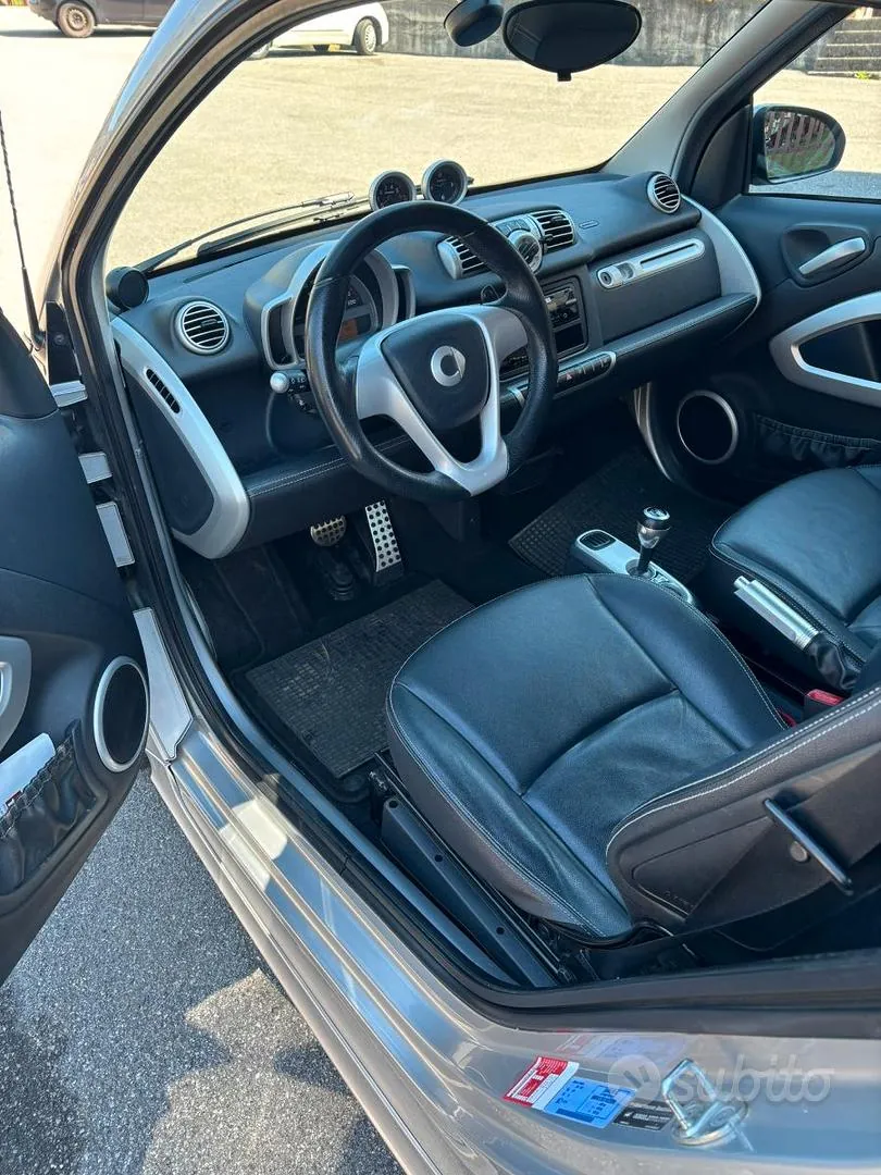 Smart Fortwo 2011 photo 3