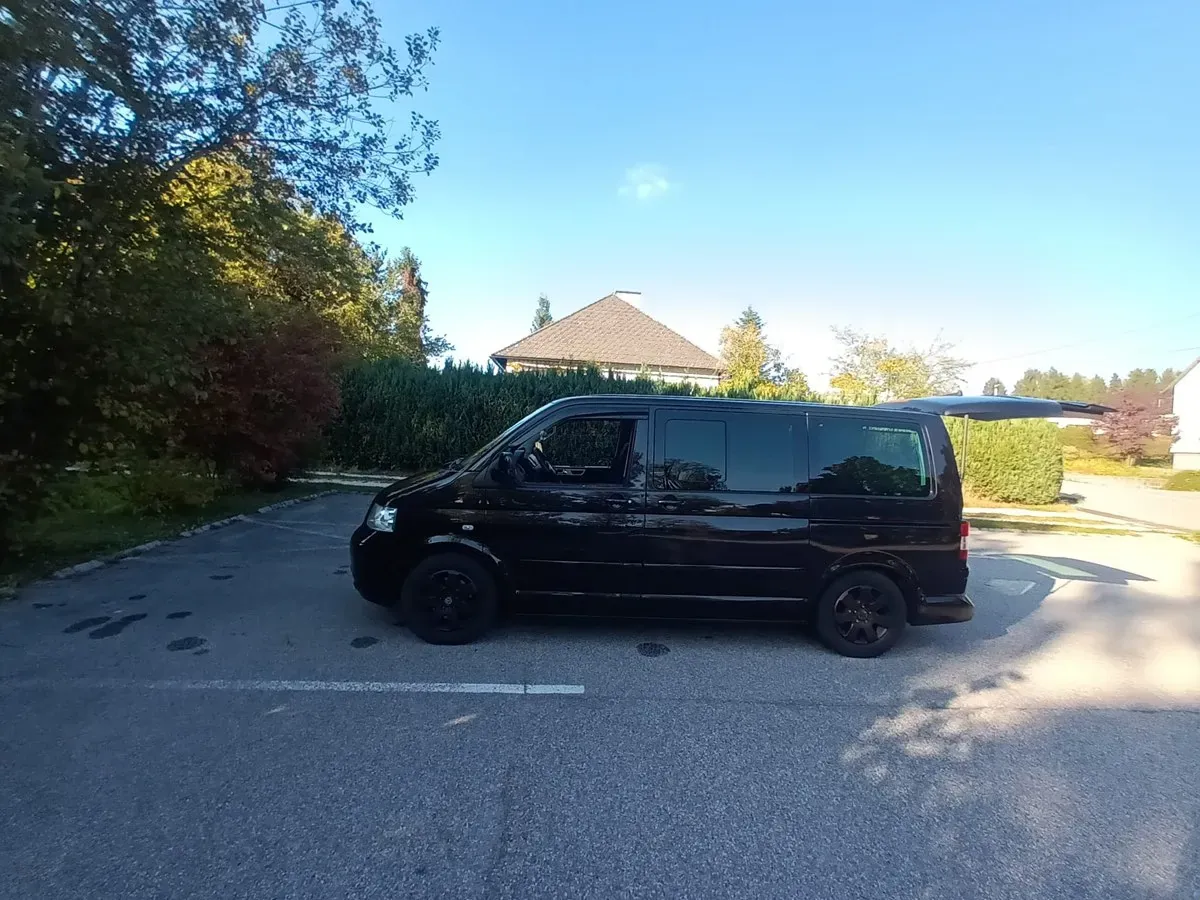 Volkswagen T5 2004 photo 2