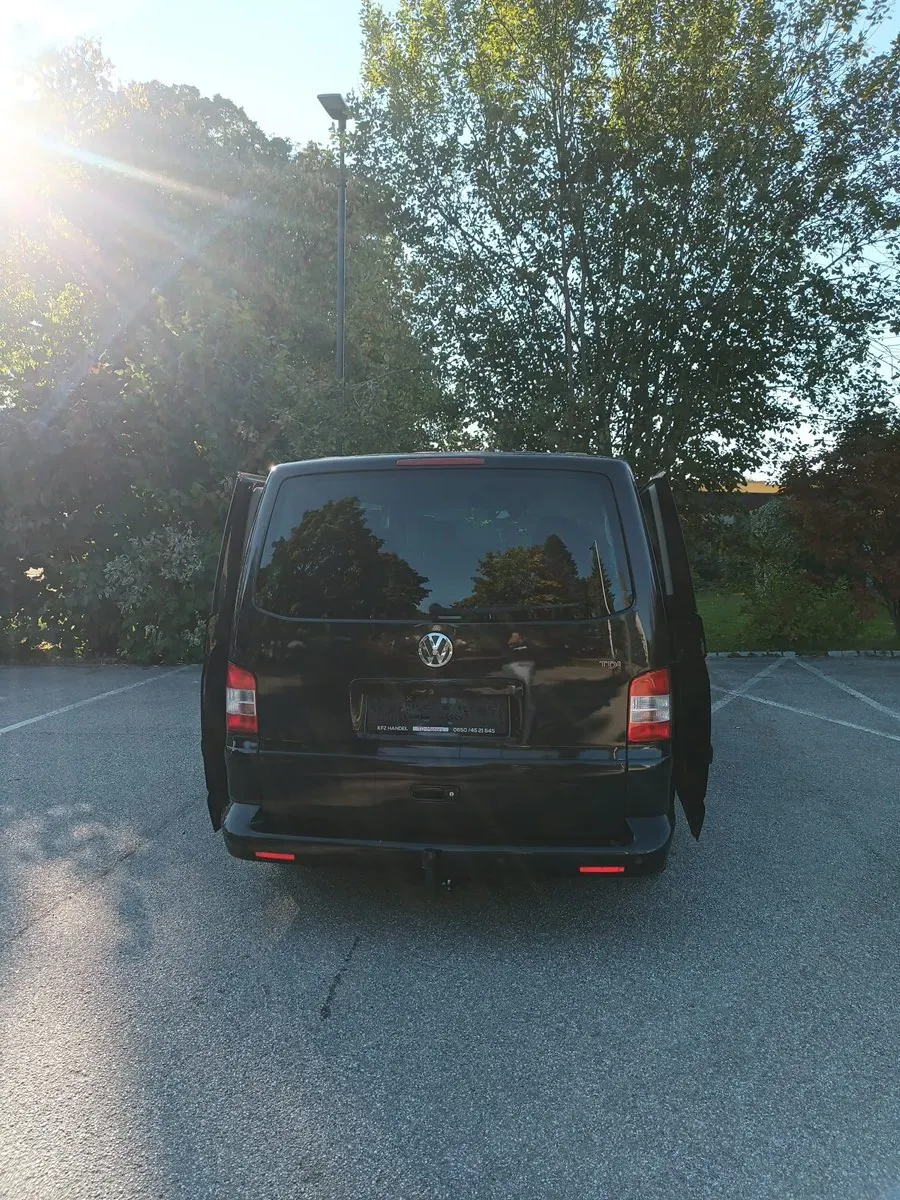Volkswagen T5 2004 photo 3
