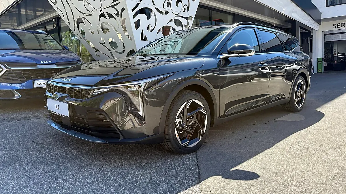 Kia K4