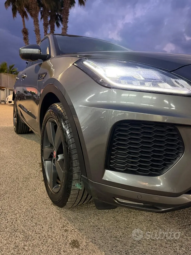 Jaguar E-Pace 2019 photo 3