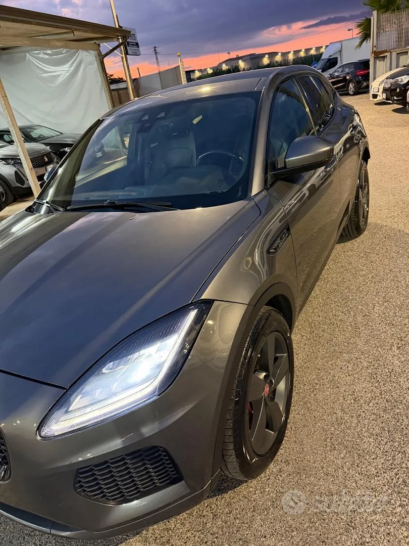 Jaguar E-Pace 2019 photo 5