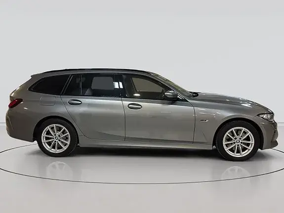 BMW 330E 2023 photo 5