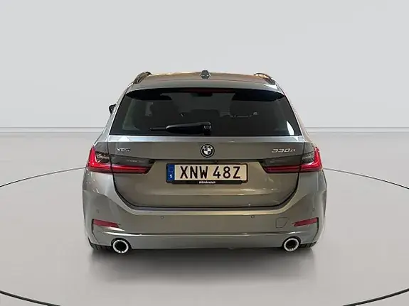 BMW 330E 2023 photo 4