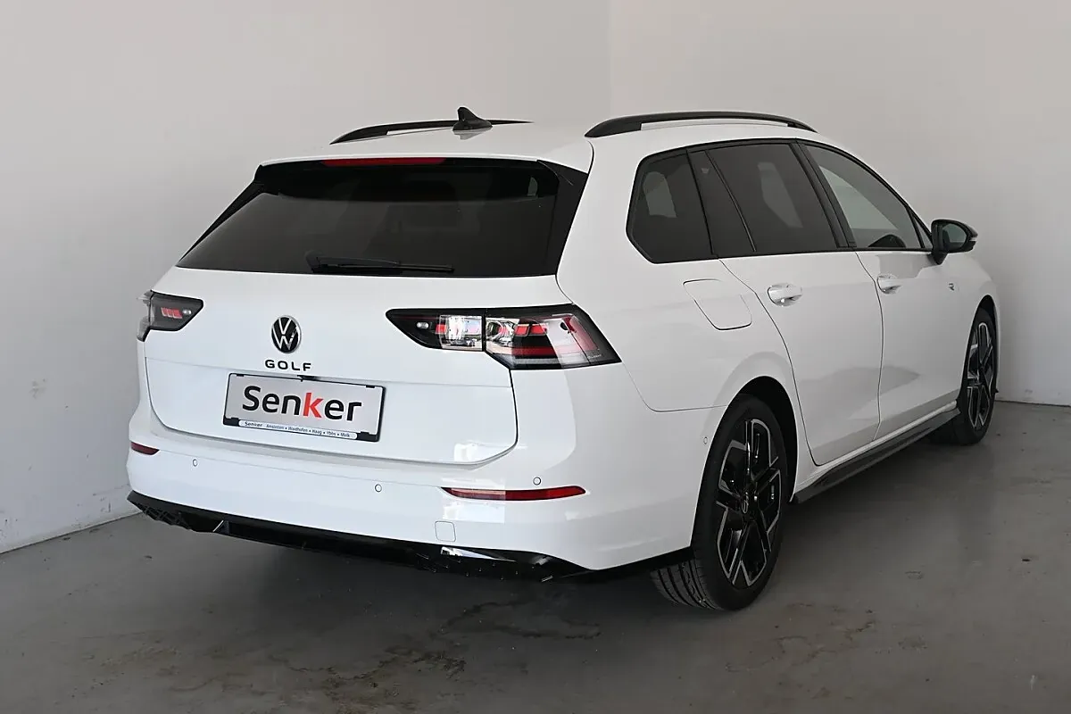 Volkswagen Golf 2026 photo 2