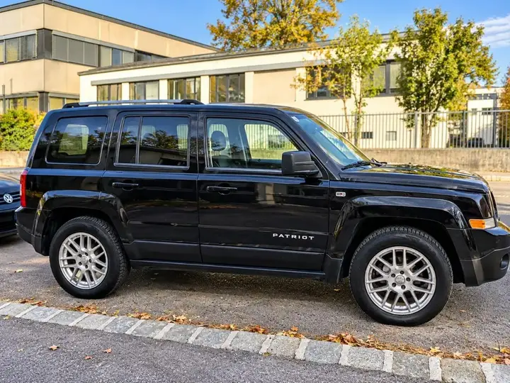 Jeep Patriot 2011 photo 2